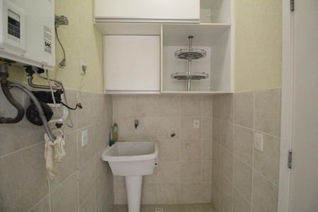 Casa de condomínio à venda com 150m², 4 quartos e 2 vagasÁrea de Serviço