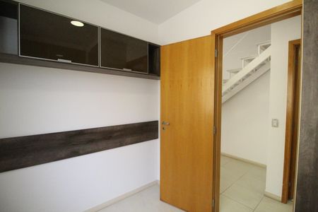 Casa de condomínio à venda com 150m², 4 quartos e 2 vagasQuarto