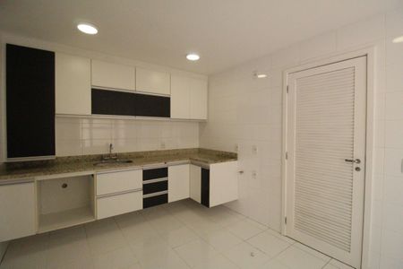 Casa de condomínio à venda com 150m², 4 quartos e 2 vagasCozinha