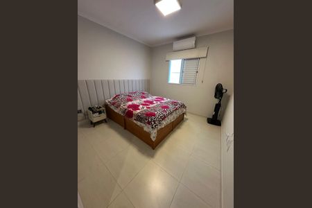 Casa à venda com 125m², 3 quartos e 2 vagas Casa à venda com 125m², 3 quartos e 2 vagasQuarto 1