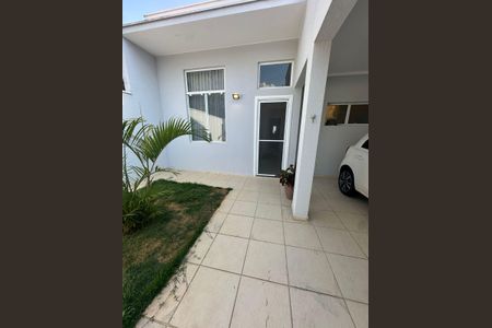 Casa à venda com 125m², 3 quartos e 2 vagas Casa à venda com 125m², 3 quartos e 2 vagasGaragem