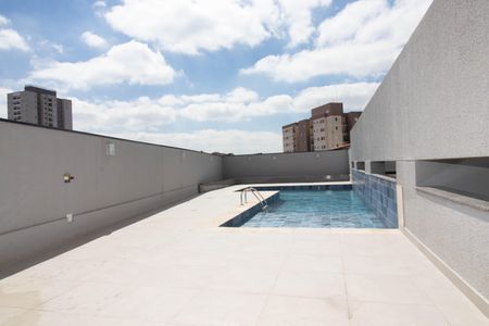 Apartamento à venda com 125m², 3 quartos e 2 vagas Apartamento à venda com 125m², 3 quartos e 2 vagasÁrea comum - Piscina