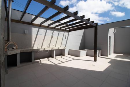 Apartamento à venda com 125m², 3 quartos e 2 vagas Apartamento à venda com 125m², 3 quartos e 2 vagasÁrea comum - Churrasqueira