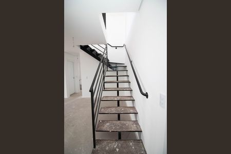 Apartamento à venda com 125m², 3 quartos e 2 vagas Apartamento à venda com 125m², 3 quartos e 2 vagasEscada 2 piso