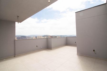 Apartamento à venda com 125m², 3 quartos e 2 vagas Apartamento à venda com 125m², 3 quartos e 2 vagasVaranda / cobertura