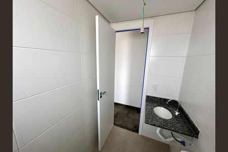 Apartamento à venda com 64m², 2 quartos e 2 vagas Apartamento à venda com 64m², 2 quartos e 2 vagasBanheiro da Suíte