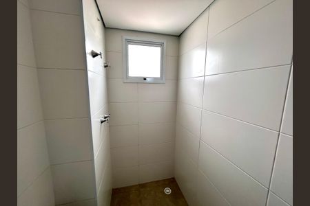 Apartamento à venda com 64m², 2 quartos e 2 vagas Apartamento à venda com 64m², 2 quartos e 2 vagasBanheiro da Suíte