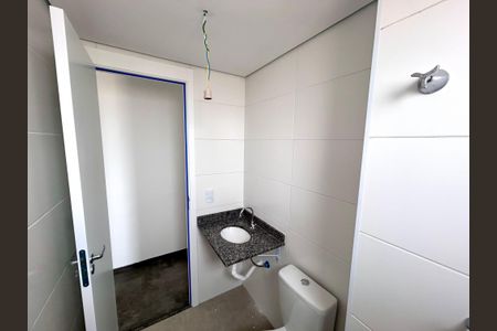 Apartamento à venda com 64m², 2 quartos e 2 vagas Apartamento à venda com 64m², 2 quartos e 2 vagasBanheiro da Suíte