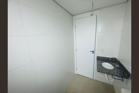 Apartamento à venda com 64m², 2 quartos e 2 vagas Apartamento à venda com 64m², 2 quartos e 2 vagasBanheiro