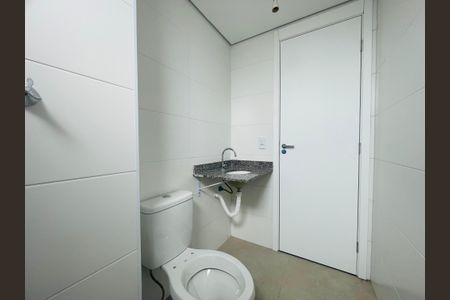 Apartamento à venda com 64m², 2 quartos e 2 vagas Apartamento à venda com 64m², 2 quartos e 2 vagasBanheiro da Suíte