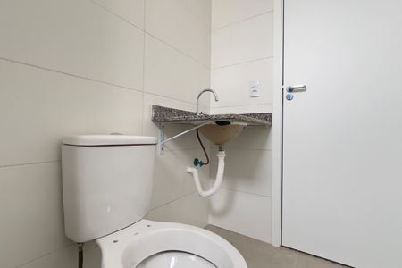 Apartamento à venda com 64m², 2 quartos e 1 vaga Apartamento à venda com 64m², 2 quartos e 1 vagaBanheiro