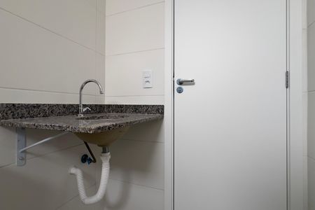 Apartamento à venda com 64m², 2 quartos e 1 vaga Apartamento à venda com 64m², 2 quartos e 1 vagaBanheiro