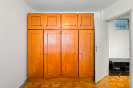 Apartamento para alugar com 50m², 2 quartos e sem vaga Apartamento para alugar com 50m², 2 quartos e sem vagaQuarto 2 - Armários
