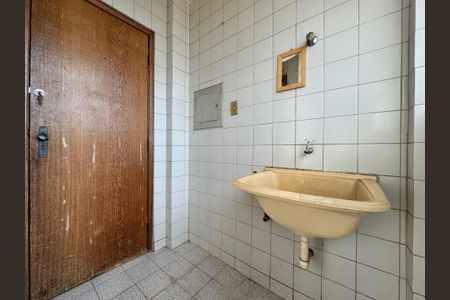 Apartamento à venda com 180m², 3 quartos e 2 vagas Apartamento à venda com 180m², 3 quartos e 2 vagasÁrea de serviço