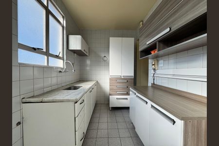 Apartamento à venda com 180m², 3 quartos e 2 vagas Apartamento à venda com 180m², 3 quartos e 2 vagasCozinha