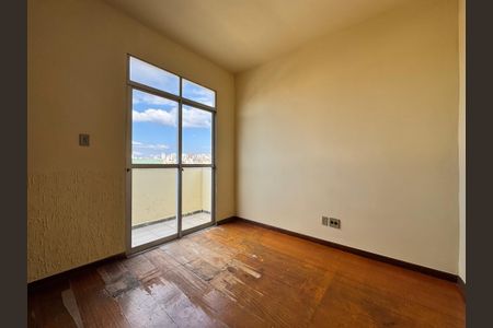 Apartamento à venda com 180m², 3 quartos e 2 vagas Apartamento à venda com 180m², 3 quartos e 2 vagasSuíte