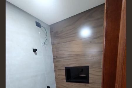 Casa à venda com 80m², 2 quartos e 2 vagas Casa à venda com 80m², 2 quartos e 2 vagasBanheiro do quarto 2