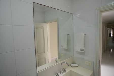 Apartamento para alugar com 200m², 5 quartos e 3 vagas Apartamento para alugar com 200m², 5 quartos e 3 vagasBanheiro Social