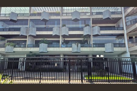 Apartamento para alugar com 200m², 5 quartos e 3 vagas Apartamento para alugar com 200m², 5 quartos e 3 vagasFachada