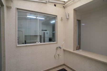 Apartamento para alugar com 200m², 5 quartos e 3 vagas Apartamento para alugar com 200m², 5 quartos e 3 vagasÁrea de Serviço