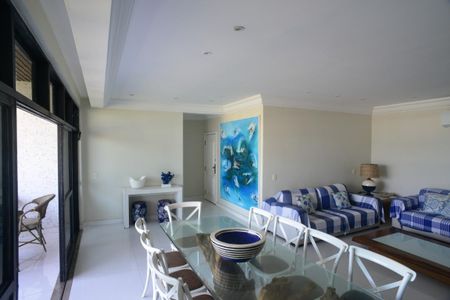 Apartamento para alugar com 200m², 5 quartos e 3 vagas Apartamento para alugar com 200m², 5 quartos e 3 vagasSala