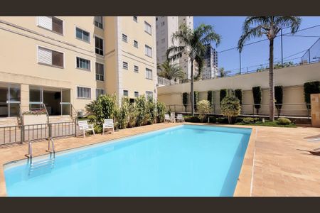 Apartamento à venda com 140m², 3 quartos e 2 vagas Apartamento à venda com 140m², 3 quartos e 2 vagasÁrea comum - Piscina