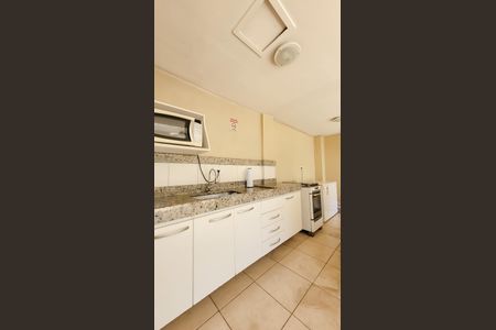 Apartamento à venda com 140m², 3 quartos e 2 vagas Apartamento à venda com 140m², 3 quartos e 2 vagasÁrea comum - Salão de festas