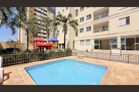 Apartamento à venda com 140m², 3 quartos e 2 vagas Apartamento à venda com 140m², 3 quartos e 2 vagasÁrea comum - Piscina