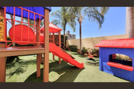 Apartamento à venda com 140m², 3 quartos e 2 vagas Apartamento à venda com 140m², 3 quartos e 2 vagasÁrea comum - Playground