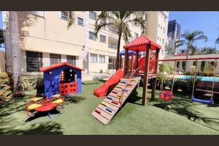 Apartamento à venda com 140m², 3 quartos e 2 vagas Apartamento à venda com 140m², 3 quartos e 2 vagasÁrea comum - Playground