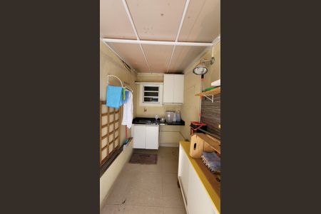 Apartamento à venda com 140m², 3 quartos e 2 vagas Apartamento à venda com 140m², 3 quartos e 2 vagasLavanderia