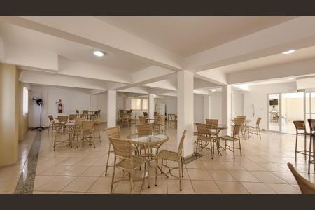 Apartamento à venda com 140m², 3 quartos e 2 vagas Apartamento à venda com 140m², 3 quartos e 2 vagasÁrea comum - Salão de festas