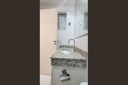 Apartamento à venda com 140m², 3 quartos e 2 vagas Apartamento à venda com 140m², 3 quartos e 2 vagasBanheiro da Suíte