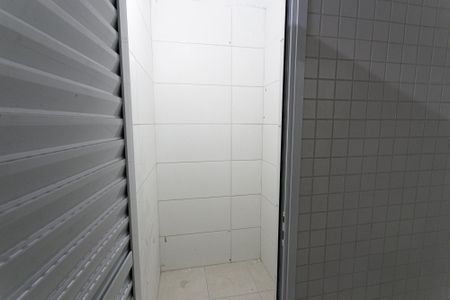 Apartamento à venda com 81m², 2 quartos e 2 vagas Apartamento à venda com 81m², 2 quartos e 2 vagasBanheiro de Serviço