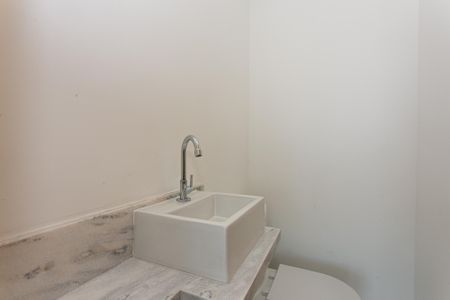 Apartamento à venda com 81m², 2 quartos e 2 vagas Apartamento à venda com 81m², 2 quartos e 2 vagasBanheiro da Suíte 2