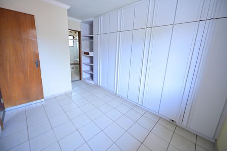 Casa de condomínio para alugar com 170m², 3 quartos e 2 vagas Casa de condomínio para alugar com 170m², 3 quartos e 2 vagasSuíte
