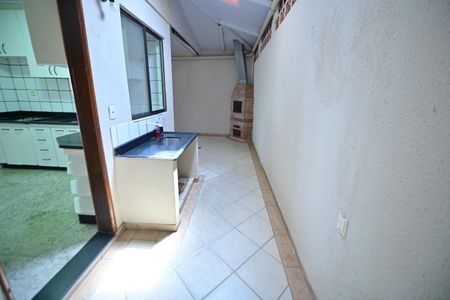 Casa de condomínio para alugar com 170m², 3 quartos e 2 vagas Casa de condomínio para alugar com 170m², 3 quartos e 2 vagasÁrea Gourmet