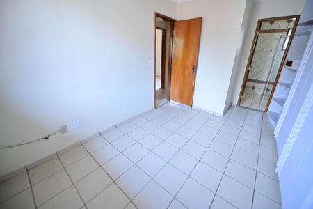 Casa de condomínio para alugar com 170m², 3 quartos e 2 vagas Casa de condomínio para alugar com 170m², 3 quartos e 2 vagasSuíte