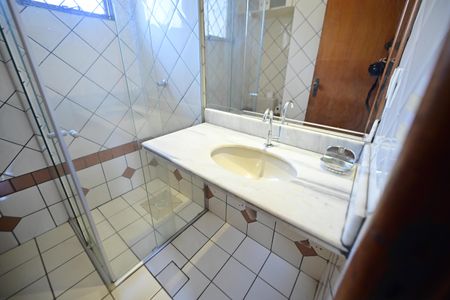 Casa de condomínio para alugar com 170m², 3 quartos e 2 vagas Casa de condomínio para alugar com 170m², 3 quartos e 2 vagasBanheiro da Suíte