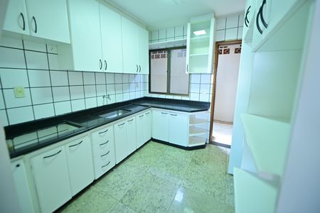 Casa de condomínio para alugar com 170m², 3 quartos e 2 vagas Casa de condomínio para alugar com 170m², 3 quartos e 2 vagasCozinha