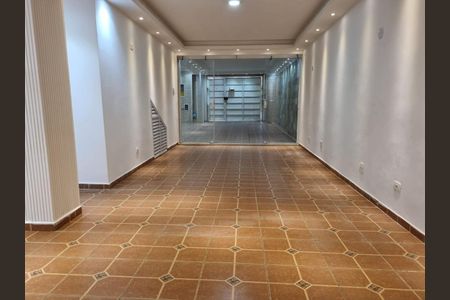 Casa à venda com 179m², 4 quartos e 3 vagas Casa à venda com 179m², 4 quartos e 3 vagasFoto 02