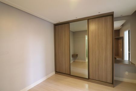 Apartamento à venda com 80m², 2 quartos e 2 vagasSuíte