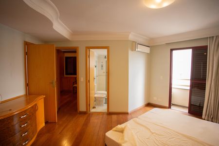 Apartamento para alugar com 220m², 2 quartos e 4 vagas Apartamento para alugar com 220m², 2 quartos e 4 vagasSuíte 1