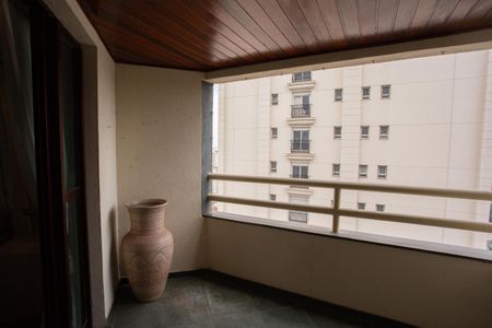 Apartamento para alugar com 220m², 2 quartos e 4 vagas Apartamento para alugar com 220m², 2 quartos e 4 vagasVaranda da Sala