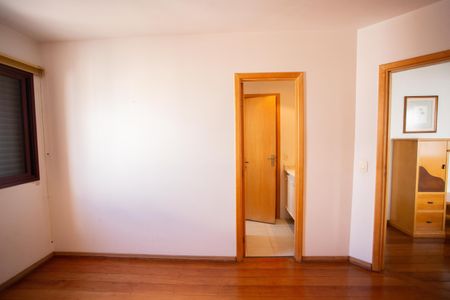 Apartamento para alugar com 220m², 2 quartos e 4 vagas Apartamento para alugar com 220m², 2 quartos e 4 vagasEscritório