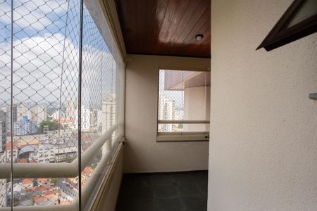 Apartamento para alugar com 220m², 2 quartos e 4 vagas Apartamento para alugar com 220m², 2 quartos e 4 vagasVaranda da Suíte 2