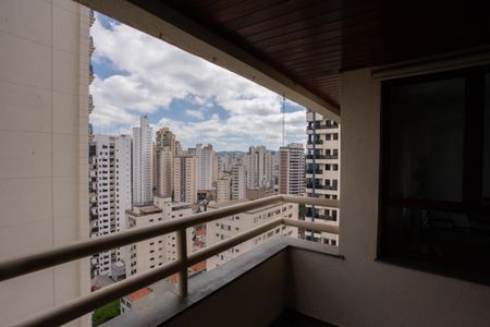 Apartamento para alugar com 220m², 2 quartos e 4 vagas Apartamento para alugar com 220m², 2 quartos e 4 vagasVaranda da Sala