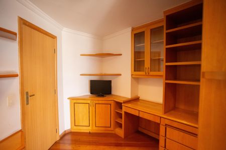 Apartamento para alugar com 220m², 2 quartos e 4 vagas Apartamento para alugar com 220m², 2 quartos e 4 vagasSuíte 2