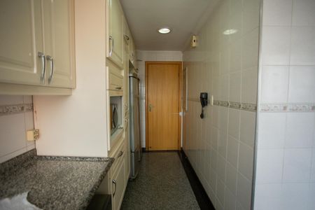 Apartamento para alugar com 220m², 2 quartos e 4 vagas Apartamento para alugar com 220m², 2 quartos e 4 vagasCozinha
