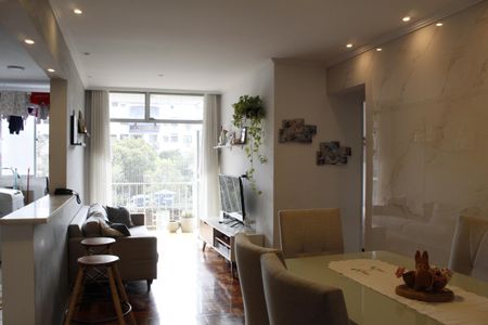 Apartamento à venda com 75m², 2 quartos e 1 vagaSala